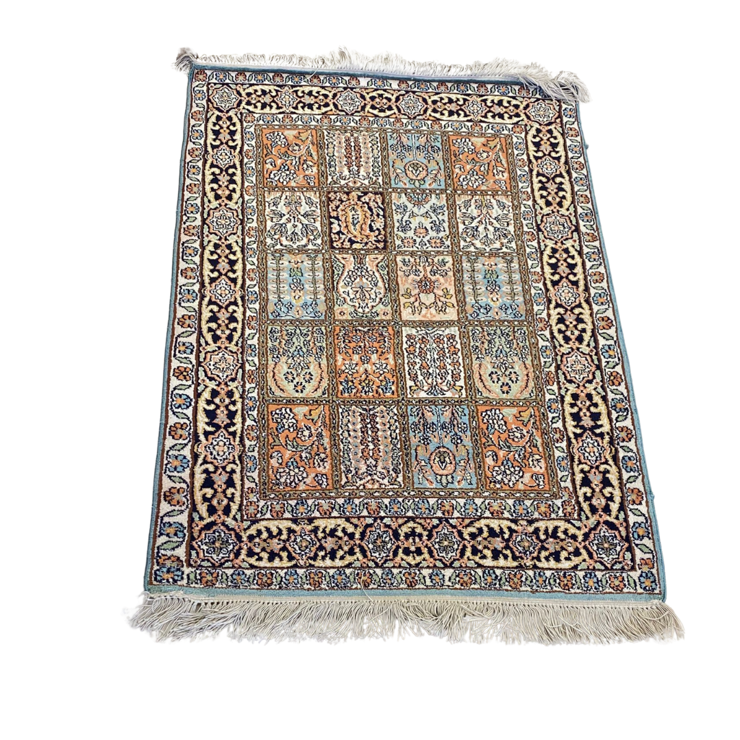 Hand knotted Silk Rug - Kum Design