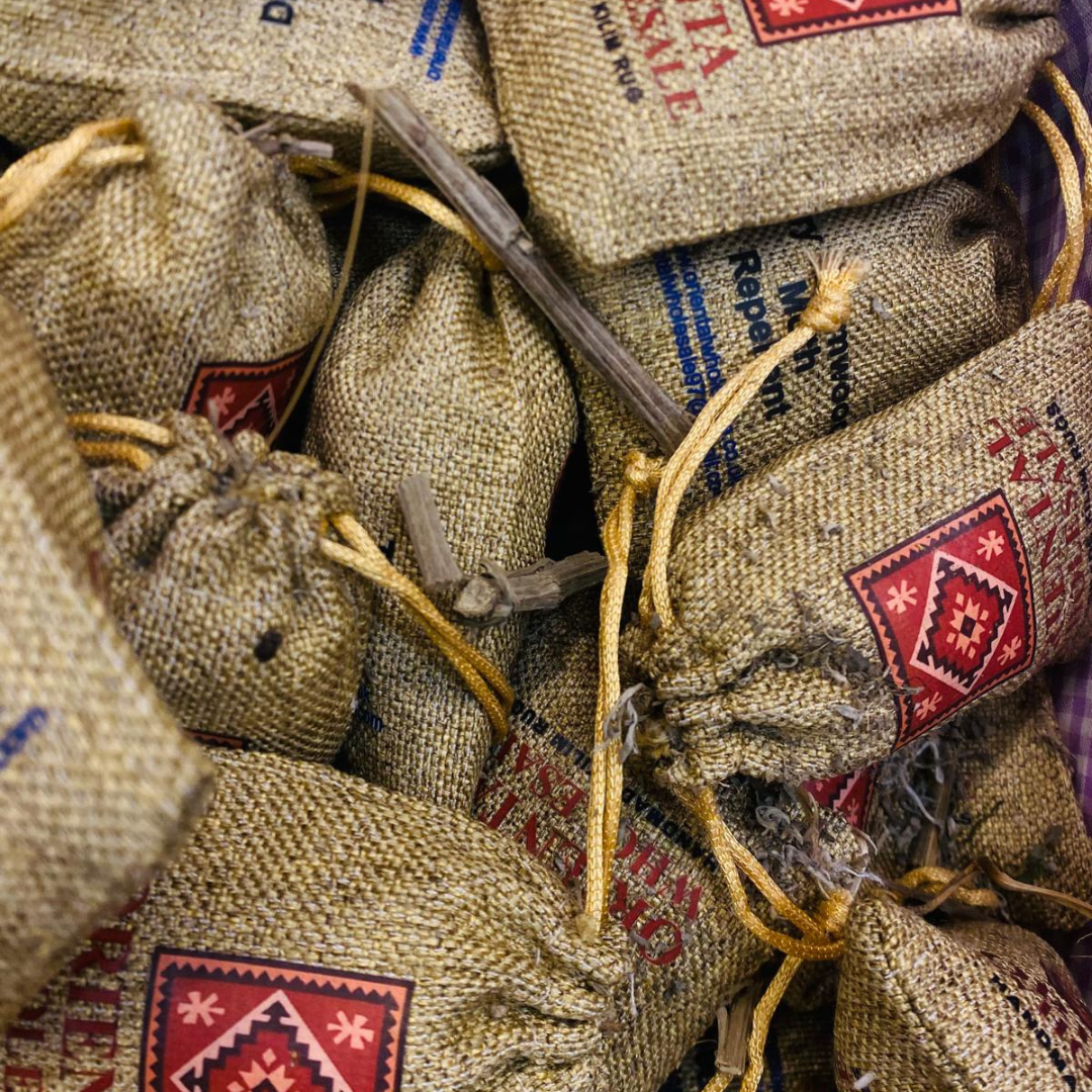 PURE KASHMIRI WORMWOOD – Natural Protection Against Moths & Insects